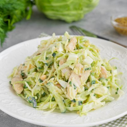 Салат из свежей капусты с куриным филе (Наше производство)